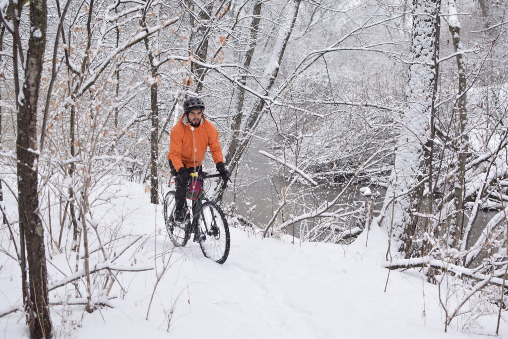 Cyclocross ei välitä säästä ja Gravel ei pelkää lunta.